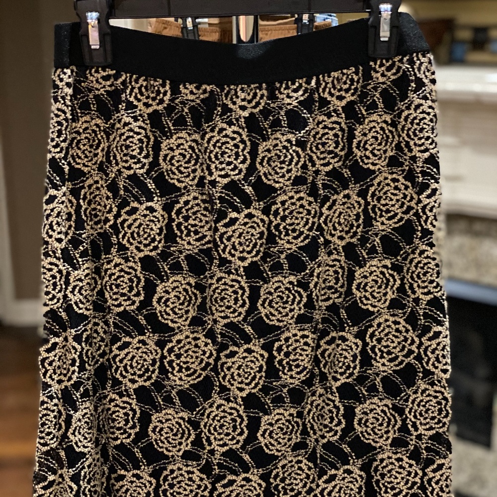 Casual Skirt w/ Flowers